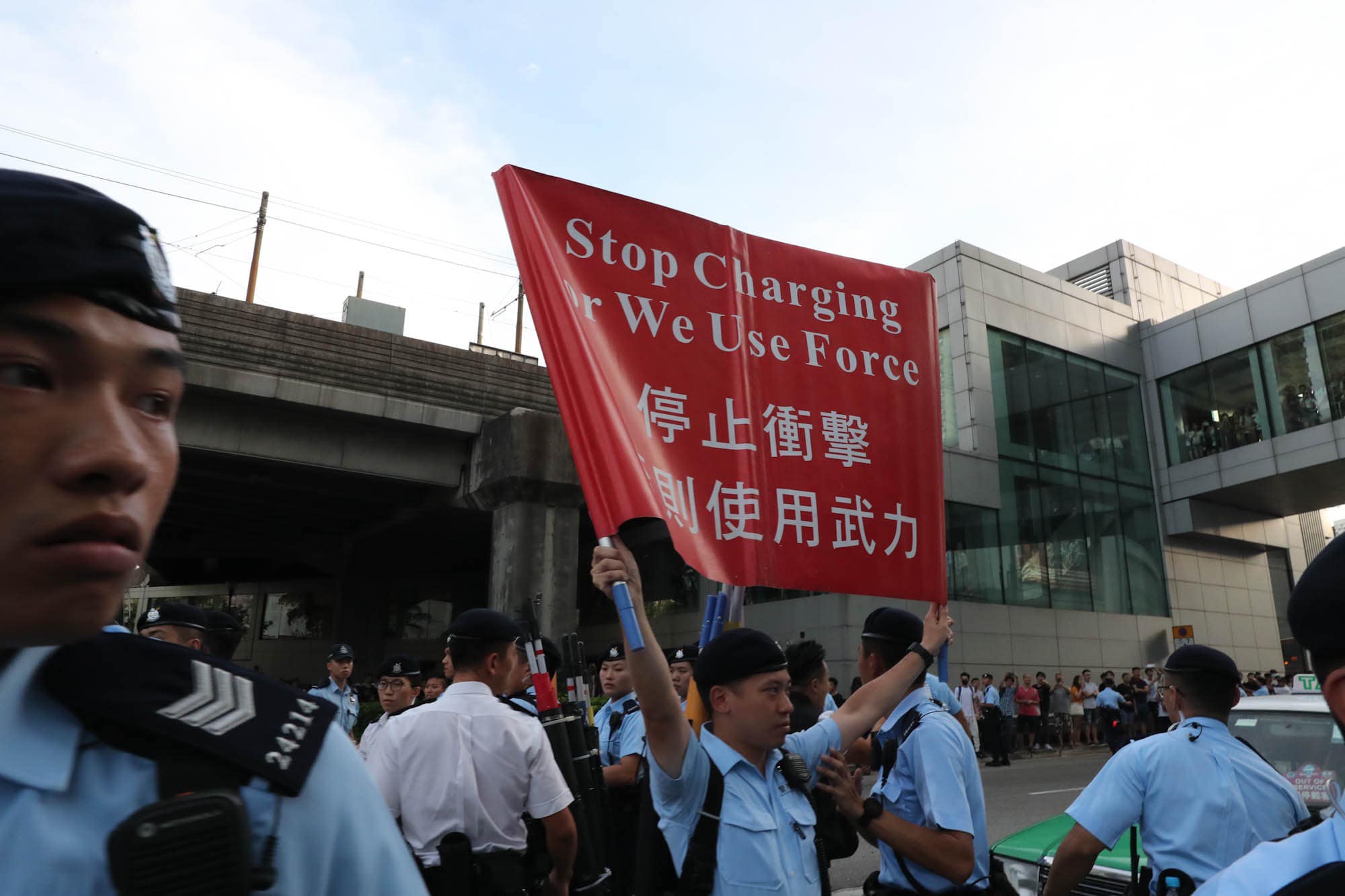 施放糊椒噴霧後，補回紅旗警告